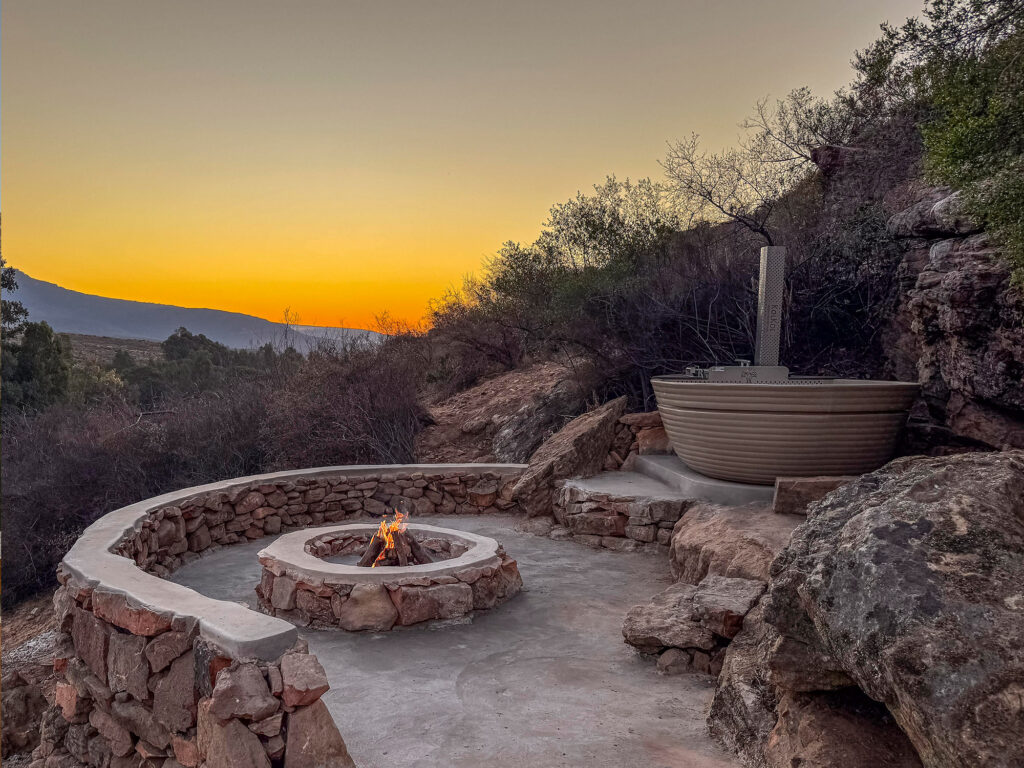 Ananda Cabin outside boma and hot tub at Ashante Boutique Retreat in Cederberg